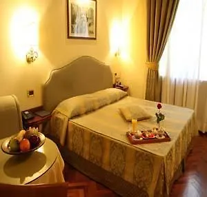 Oda ve Kahvaltı Relais Forus Roma